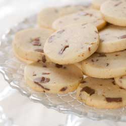 MILK-CHOCOLATE-MAPLE-MACADAMIA-COOKIES-250.jpg