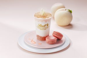 “桃の⼥王”清⽔⽩桃を使った「ホワイトピーチショコラドリンク」が６月１日より限定発売開始！