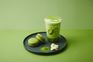 毎年⼤好評の「リンツ」の抹茶ドリンクがパワーアップして今年も登場︕ 抹茶の美味しさ極まる⾄福の⼀杯「濃い-天空の抹茶- ショコラドリンク」